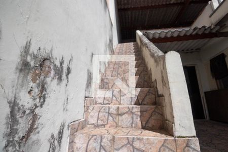 Casa à venda com 101m², 3 quartos e 3 vagasEscada