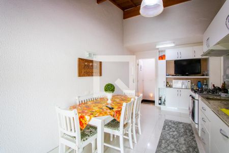 Apartamento à venda com 200m², 3 quartos e 2 vagasCozinha