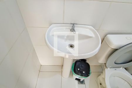 Banheiro de apartamento para alugar com 2 quartos, 55m² em Taquara, Rio de Janeiro
