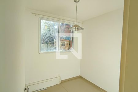 Quarto 1 de apartamento para alugar com 2 quartos, 55m² em Taquara, Rio de Janeiro