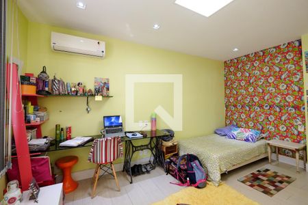 Apartamento à venda com 180m², 4 quartos e 1 vaga Apartamento à venda com 180m², 4 quartos e 1 vagaQuarto 3