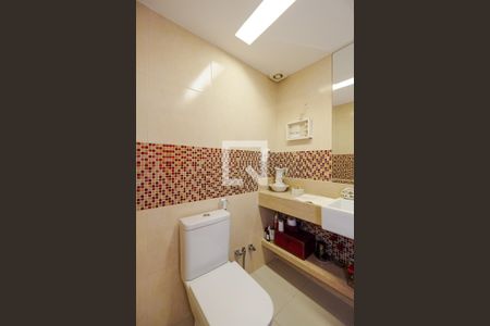 Apartamento à venda com 180m², 4 quartos e 1 vaga Apartamento à venda com 180m², 4 quartos e 1 vagaBanheiro Corredor