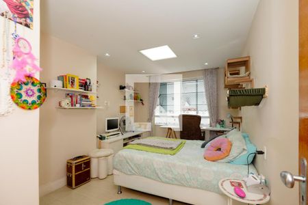 Apartamento à venda com 180m², 4 quartos e 1 vaga Apartamento à venda com 180m², 4 quartos e 1 vagaQuarto 2