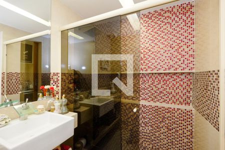 Apartamento à venda com 180m², 4 quartos e 1 vaga Apartamento à venda com 180m², 4 quartos e 1 vagaBanheiro Corredor