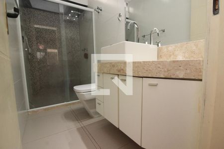 Casa à venda com 200m², 3 quartos e 5 vagasBanheiro da Suíte