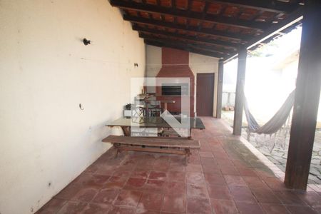 Casa à venda com 200m², 3 quartos e 5 vagasvaranda