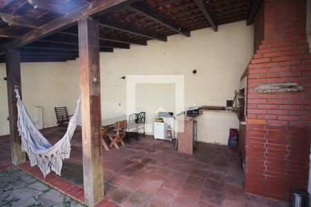 Casa à venda com 200m², 3 quartos e 5 vagasvaranda