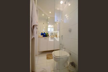 Apartamento à venda com 127m², 3 quartos e 3 vagas Apartamento à venda com 127m², 3 quartos e 3 vagasBanheiro da Suíte 2