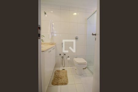 Apartamento à venda com 127m², 3 quartos e 3 vagas Apartamento à venda com 127m², 3 quartos e 3 vagasBanheiro da Suíte 2