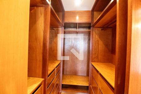 Apartamento à venda com 630m², 5 quartos e 5 vagasCloset da suíte 3 - Ela