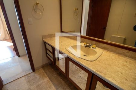 Apartamento à venda com 630m², 5 quartos e 5 vagasBanheiro