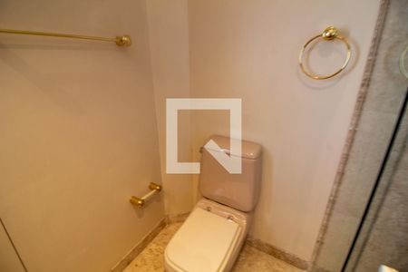 Apartamento à venda com 630m², 5 quartos e 5 vagasBanheiro da Suíte 1