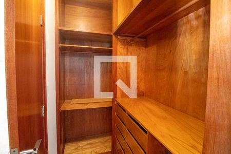 Apartamento à venda com 630m², 5 quartos e 5 vagasCloset da suíte 1
