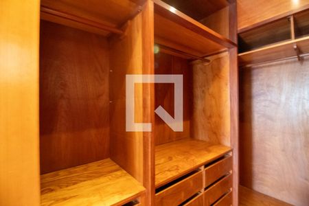 Apartamento à venda com 630m², 5 quartos e 5 vagasCloset da suíte 3 - Ela