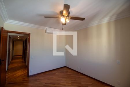 Apartamento à venda com 630m², 5 quartos e 5 vagasSuíte 1