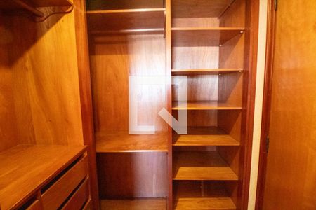 Apartamento à venda com 630m², 5 quartos e 5 vagasCloset da suíte 3 - Ele