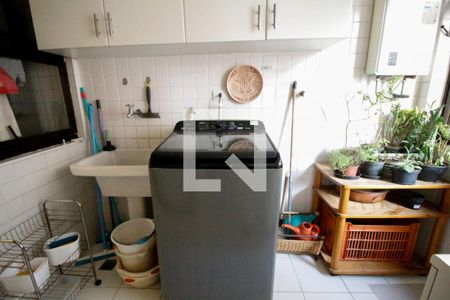 Apartamento à venda com 123m², 3 quartos e 2 vagas Apartamento à venda com 123m², 3 quartos e 2 vagasLavanderia