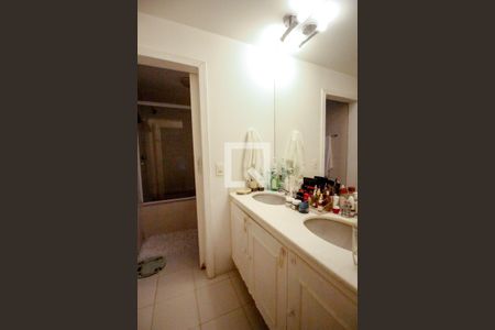 Apartamento à venda com 123m², 3 quartos e 2 vagas Apartamento à venda com 123m², 3 quartos e 2 vagasBanheiro Suíte 2 e 3(demi suite)