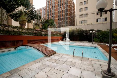 Apartamento à venda com 123m², 3 quartos e 2 vagas Apartamento à venda com 123m², 3 quartos e 2 vagasÁrea comum - Piscina
