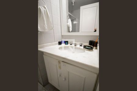 Apartamento à venda com 123m², 3 quartos e 2 vagas Apartamento à venda com 123m², 3 quartos e 2 vagasBanheiro Social