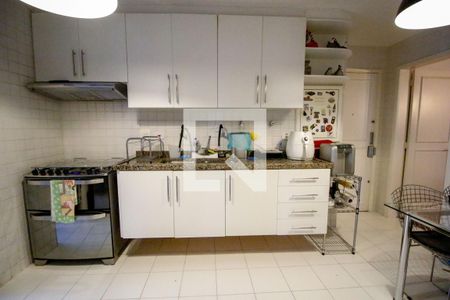 Apartamento à venda com 123m², 3 quartos e 2 vagas Apartamento à venda com 123m², 3 quartos e 2 vagasCozinha