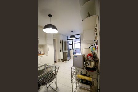 Apartamento à venda com 123m², 3 quartos e 2 vagas Apartamento à venda com 123m², 3 quartos e 2 vagasCozinha