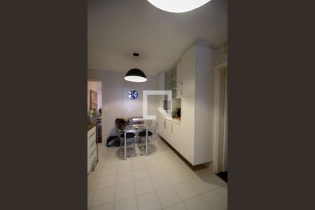 Apartamento à venda com 123m², 3 quartos e 2 vagas Apartamento à venda com 123m², 3 quartos e 2 vagasCozinha