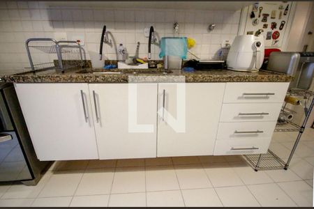 Apartamento à venda com 123m², 3 quartos e 2 vagas Apartamento à venda com 123m², 3 quartos e 2 vagasCozinha