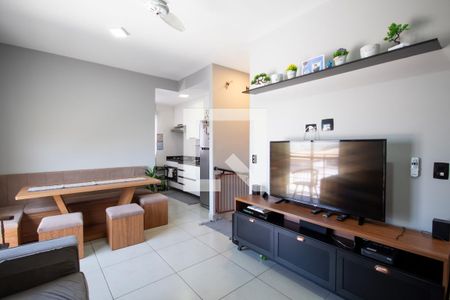 Sala de casa de condomínio à venda com 2 quartos, 67m² em Jaguaribe, Osasco