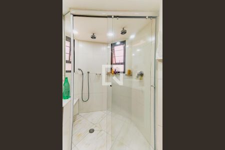 Apartamento à venda com 250m², 3 quartos e 4 vagasSuíte 1 - Banheiro