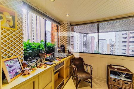Apartamento à venda com 250m², 3 quartos e 4 vagasEscritório