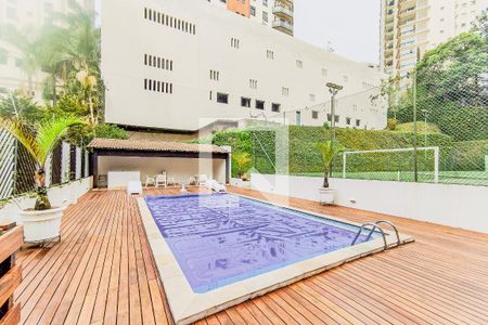 Apartamento à venda com 250m², 3 quartos e 4 vagasÁrea Comum - Piscina