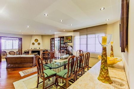 Apartamento à venda com 250m², 3 quartos e 4 vagasSala