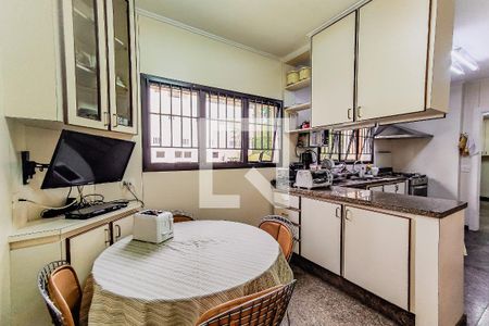 Apartamento à venda com 250m², 3 quartos e 4 vagasCozinha