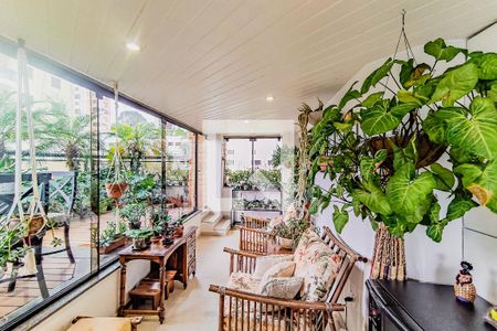 Apartamento à venda com 250m², 3 quartos e 4 vagasVaranda