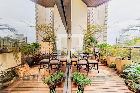 Apartamento à venda com 250m², 3 quartos e 4 vagasVaranda