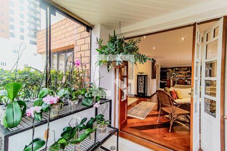 Apartamento à venda com 250m², 3 quartos e 4 vagasVaranda