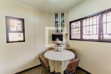 Apartamento à venda com 250m², 3 quartos e 4 vagasCozinha