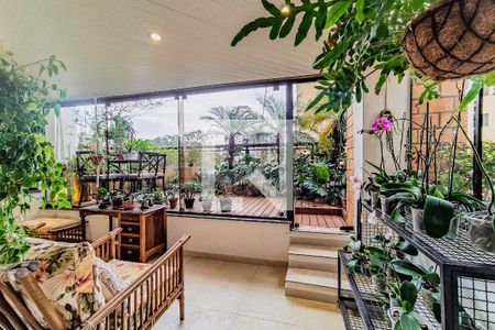 Apartamento à venda com 250m², 3 quartos e 4 vagasVaranda