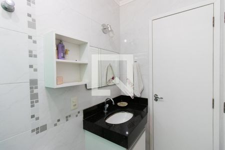 Casa à venda com 120m², 3 quartos e 2 vagasBanheiro do Quarto 3 e 2