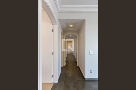 Corredor de apartamento à venda com 4 quartos, 140m² em Vila Bastos, Santo André