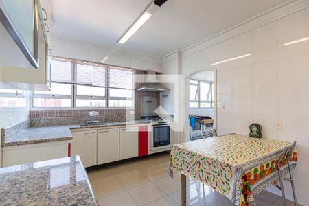 Apartamento à venda com 140m², 4 quartos e 2 vagasCozinha