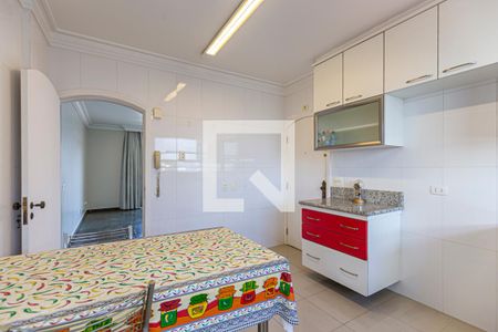 Apartamento à venda com 140m², 4 quartos e 2 vagasCozinha
