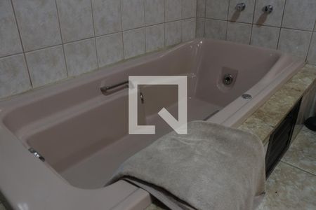 Casa à venda com 270m², 3 quartos e 2 vagasBanheiro da Suíte