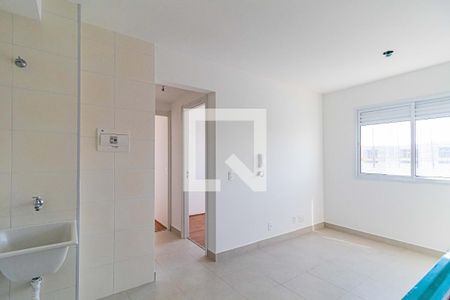 Sala/Cozinha de apartamento à venda com 2 quartos, 32m² em Jardim Celeste, São Paulo