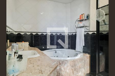 Casa à venda com 200m², 4 quartos e 4 vagasBanheiro 2