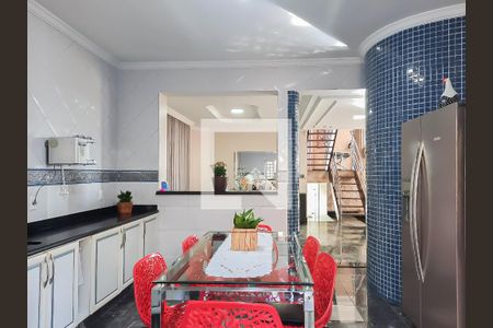 Casa à venda com 200m², 4 quartos e 4 vagasCozinha 