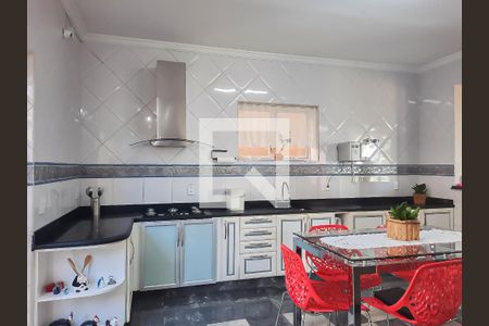 Casa à venda com 200m², 4 quartos e 4 vagasCozinha 