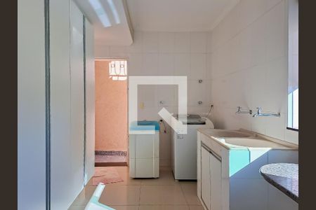 Casa à venda com 200m², 4 quartos e 4 vagasÁrea de Serviço