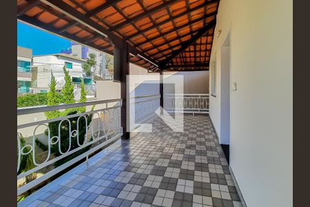 Casa à venda com 200m², 4 quartos e 4 vagasVaranda 